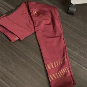 Women’s Virus Leggings Maroon